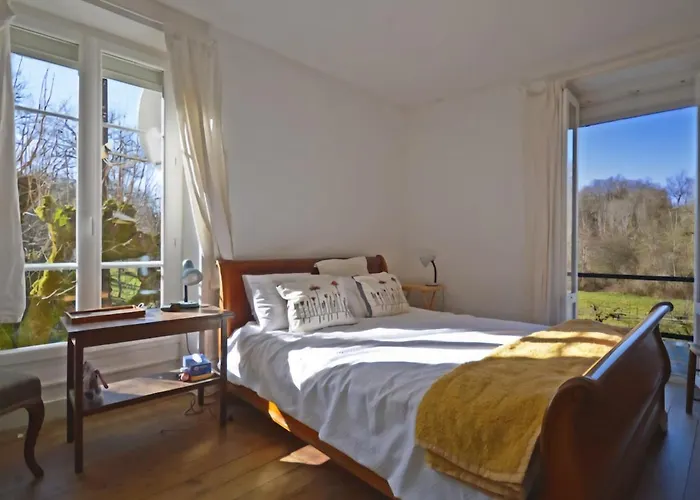 Demeure Perigourdine, Prairies Et Acces Riviere Casa de Férias