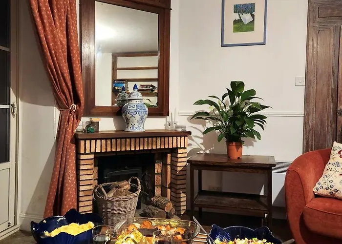 Demeure Perigourdine, Prairies Et Acces Riviere Holiday home *