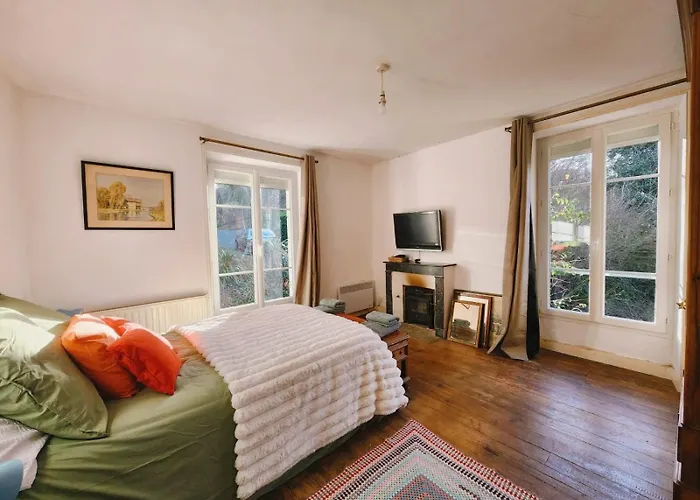 Demeure Perigourdine, Prairies Et Acces Riviere *